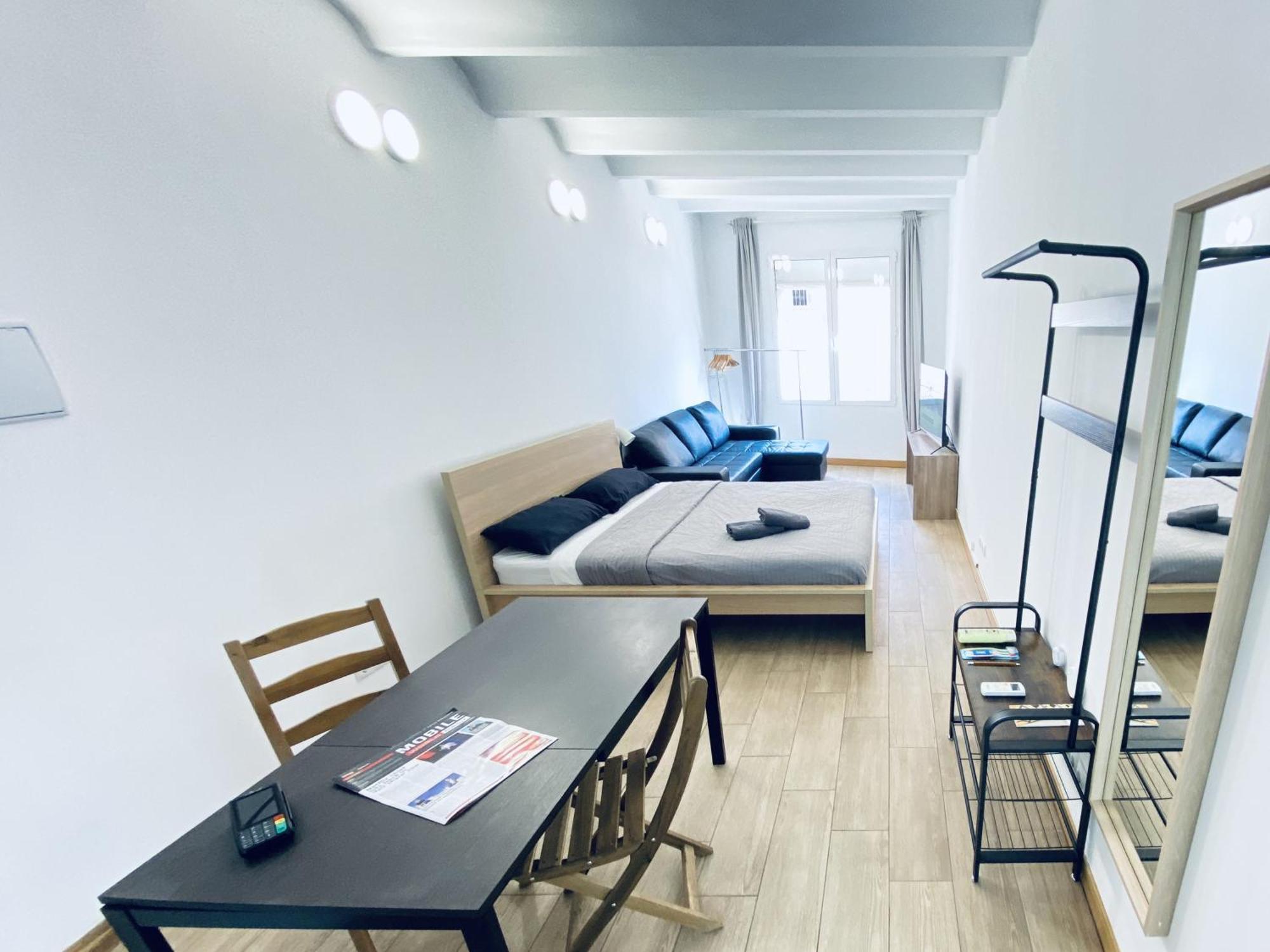 Apl Sants Lofts Bcn Fira Camp Nou Apartment Barcelona Exterior photo