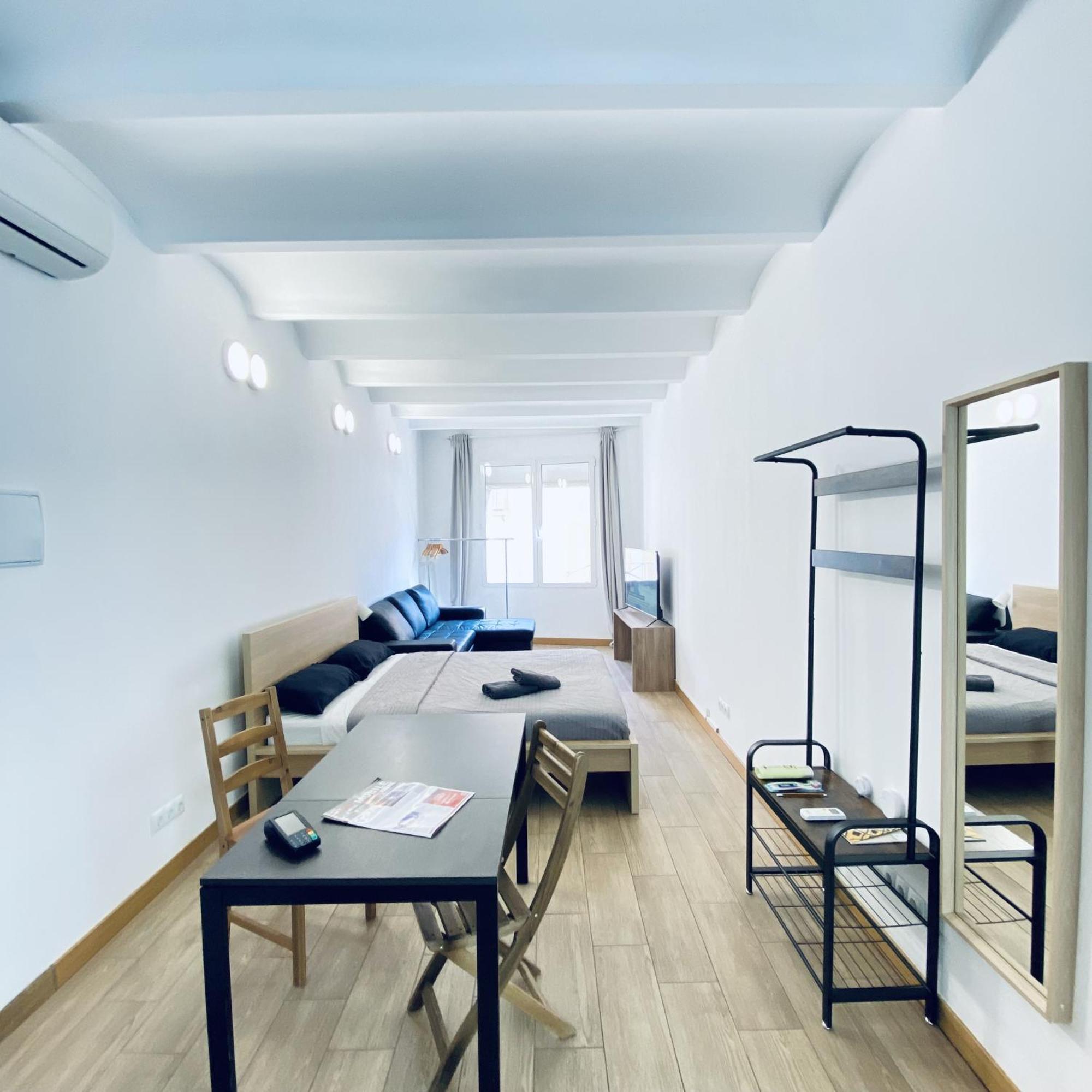 Apl Sants Lofts Bcn Fira Camp Nou Apartment Barcelona Exterior photo